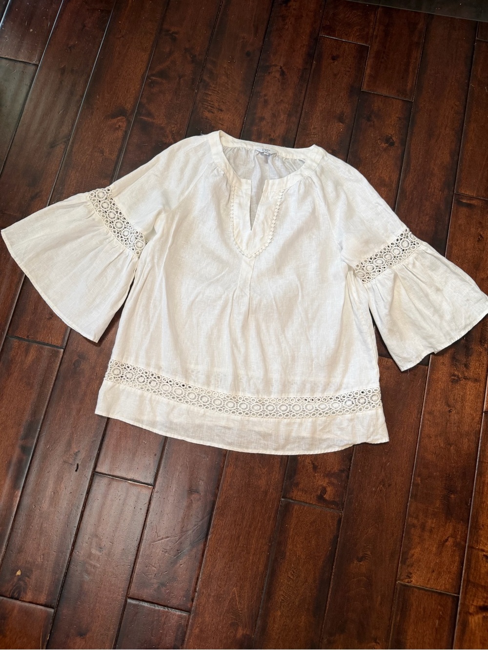 crown & ivy White Linen Embroidered Peasant Tunic
